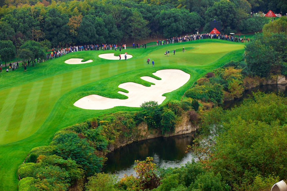 /content/dam/images/golfdigest/fullset/course-photos-for-places-to-play/8 Sheshan Hole 16 Green.jpg